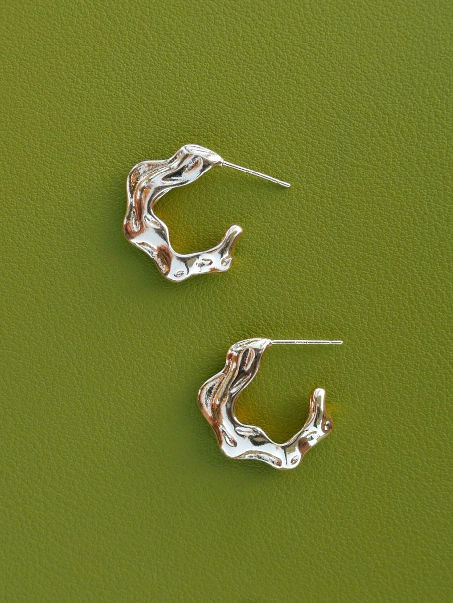 SQUIGGLY GOLD HOOPS