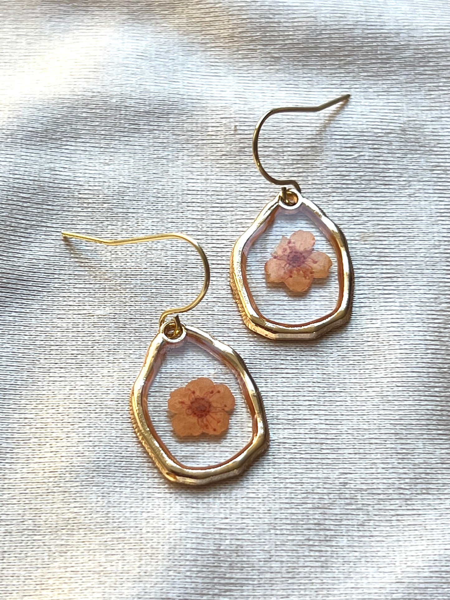 FLORAL DROP EARRINGS