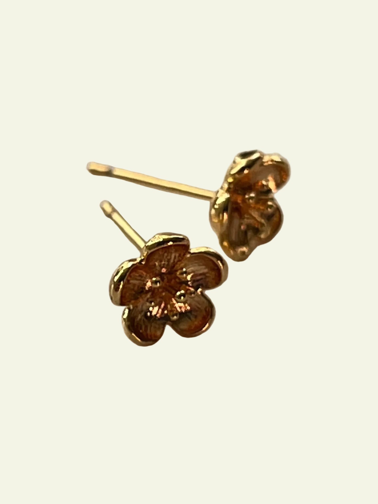 FLOWER STUDS