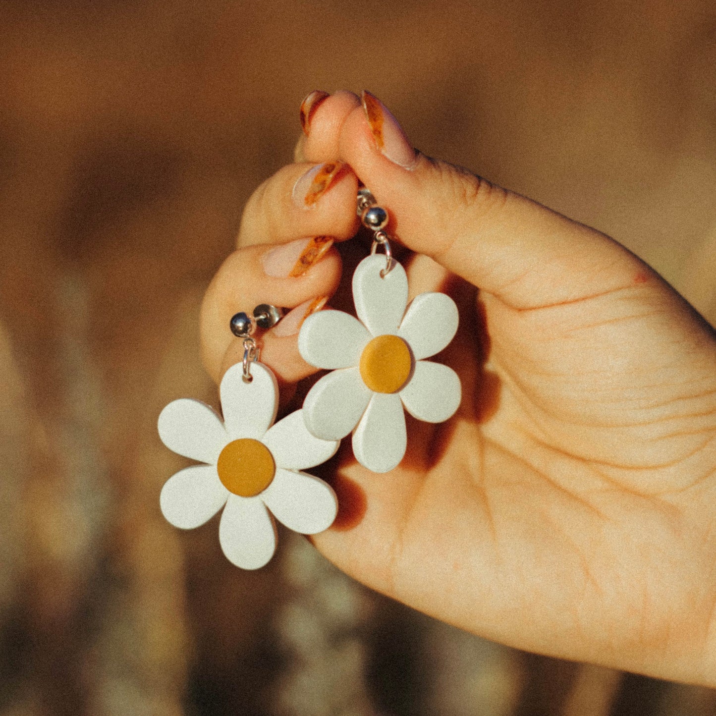 "RETRO DAISY" FLOWER EARRINGS