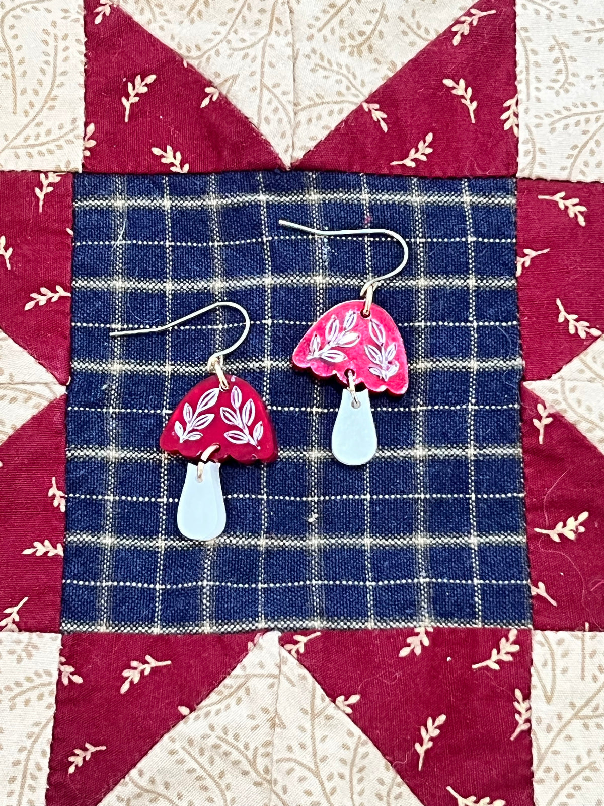 MUSHROOM DANGLE
