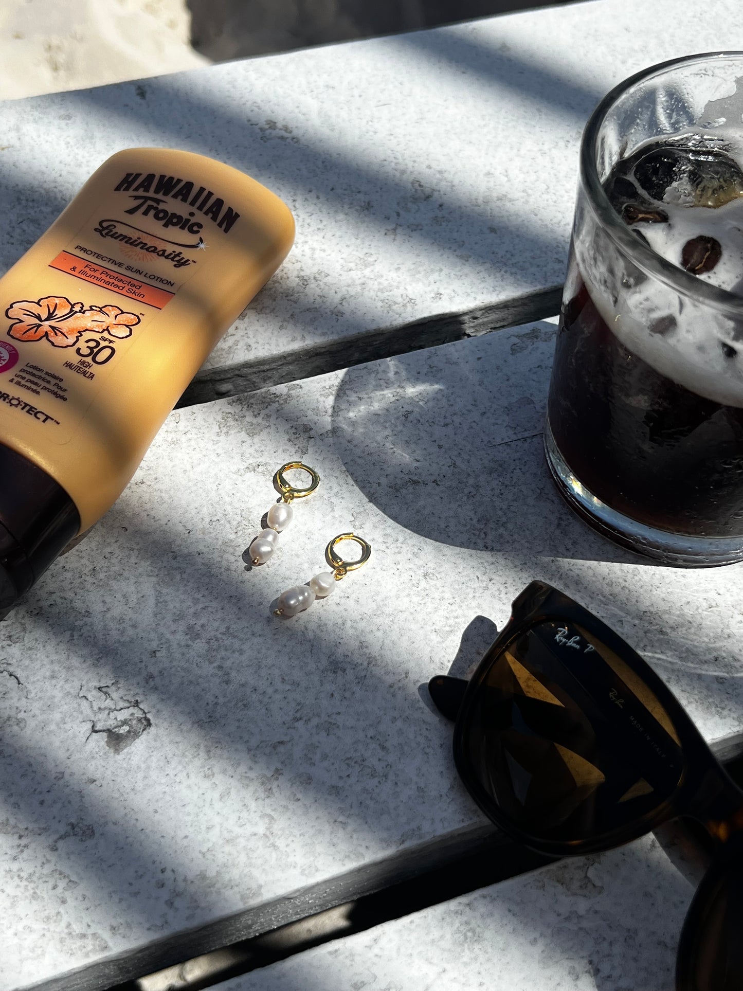 DOUBLE FRESHWATER PEARL HUGGIES