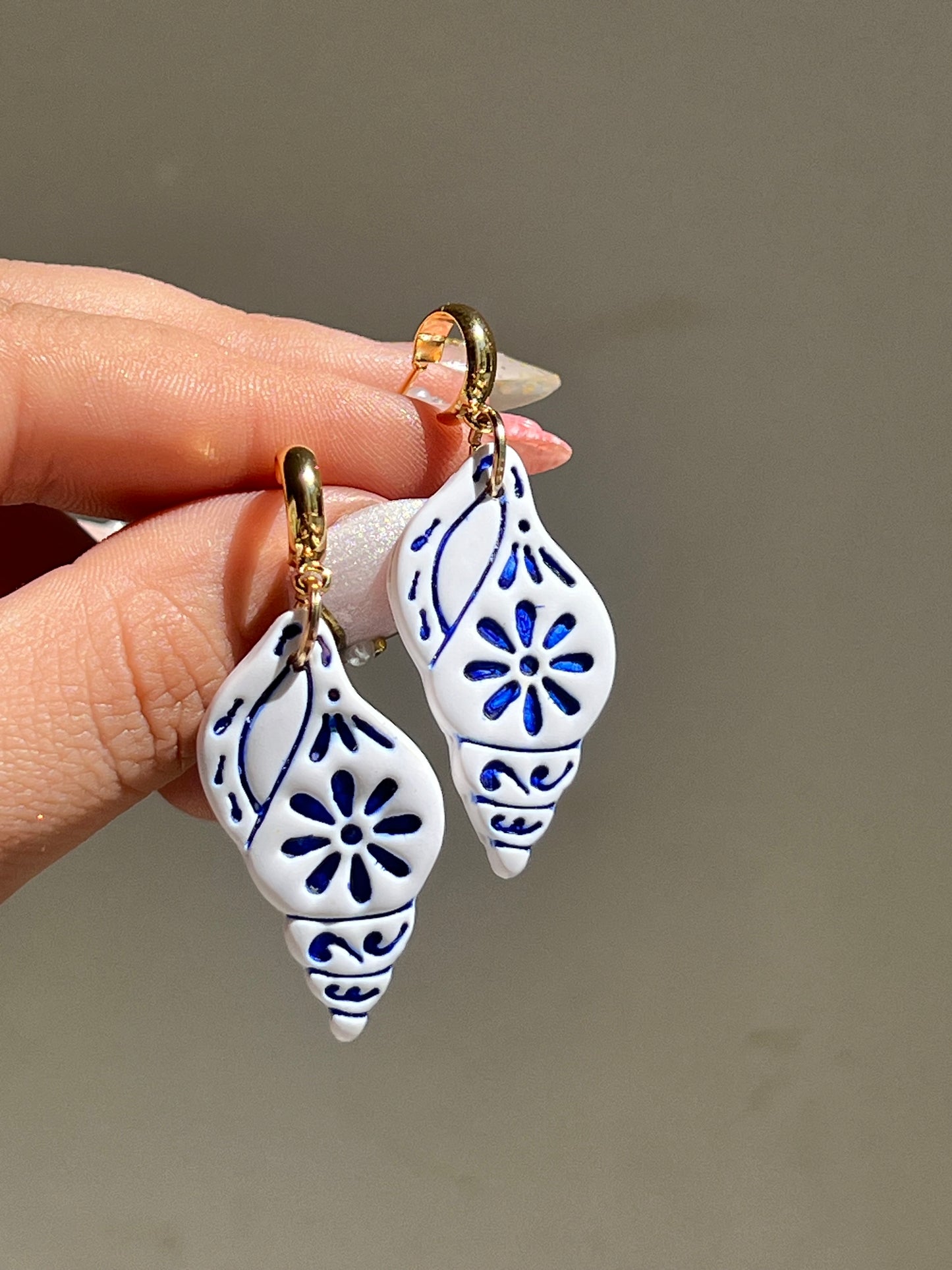 COASTAL CERAMIC SHELL EARRINGS