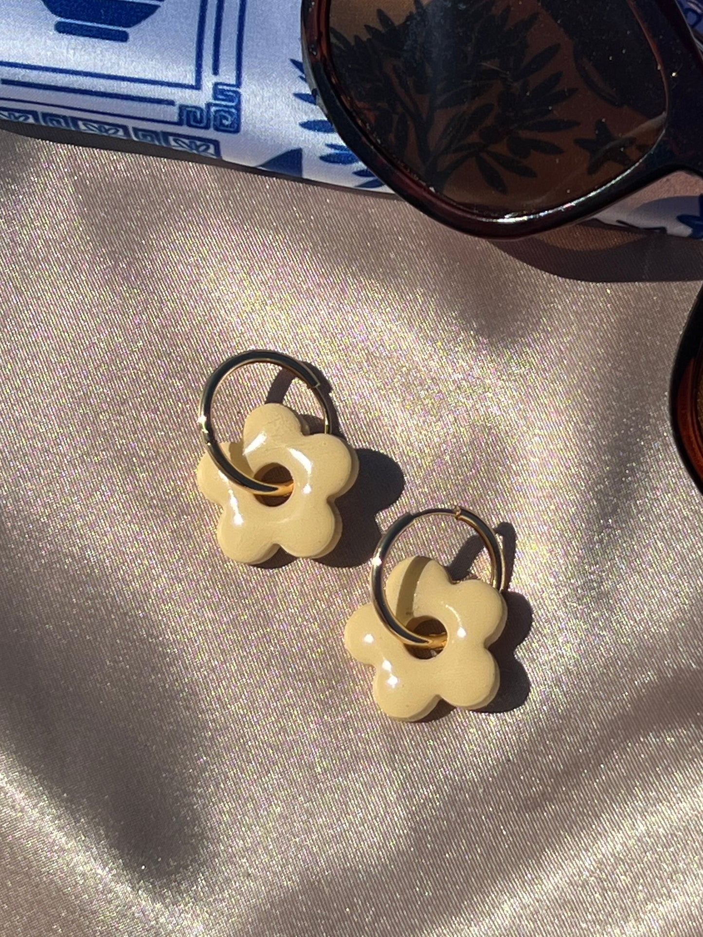 CLAY FLOWER CHARMS