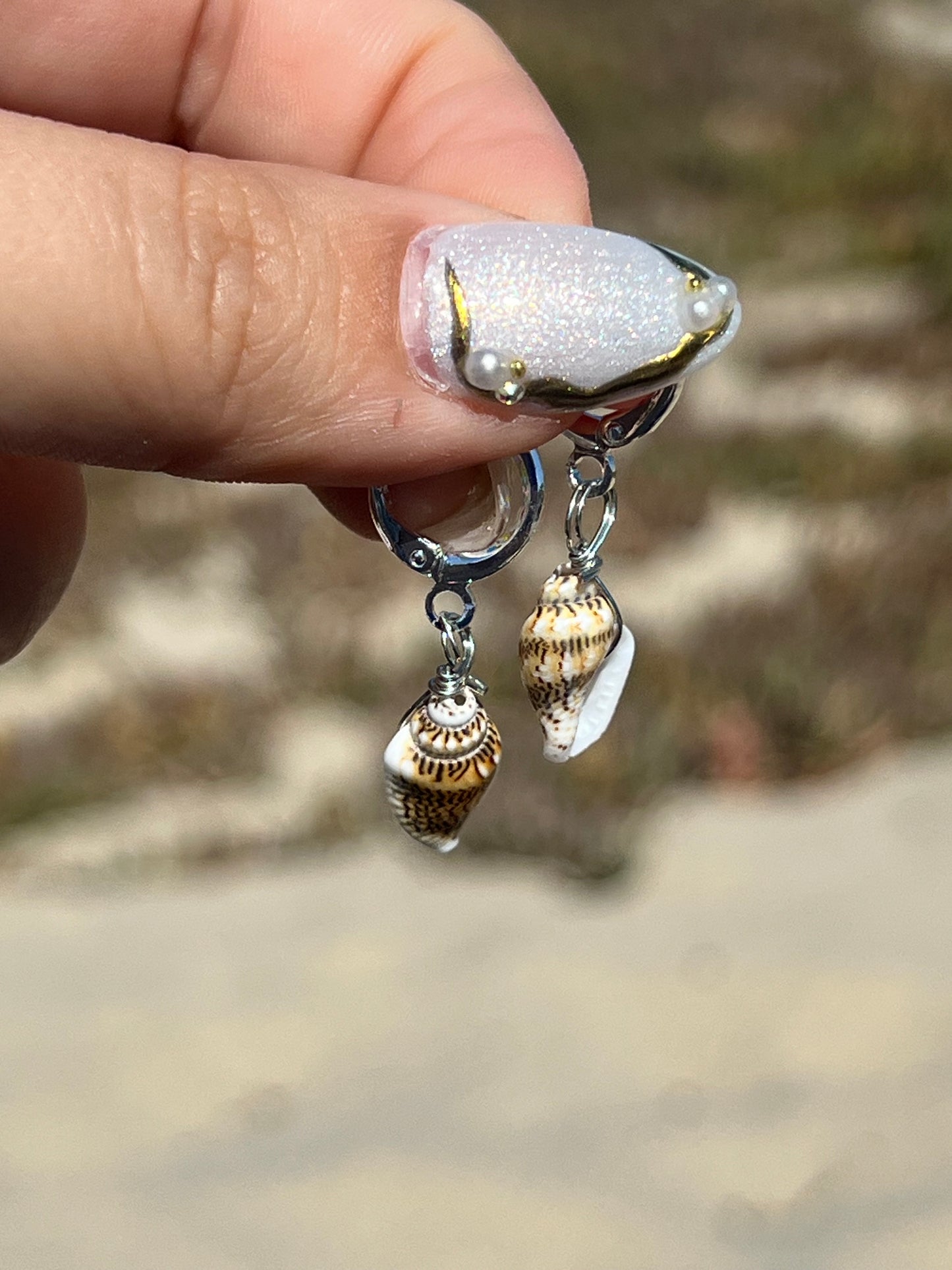 SHELL DANGLES