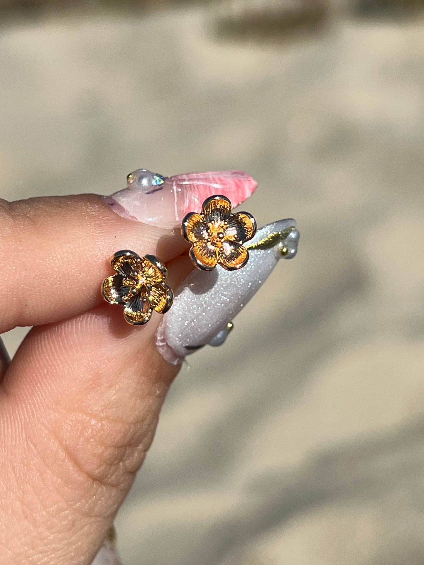 FLOWER STUDS