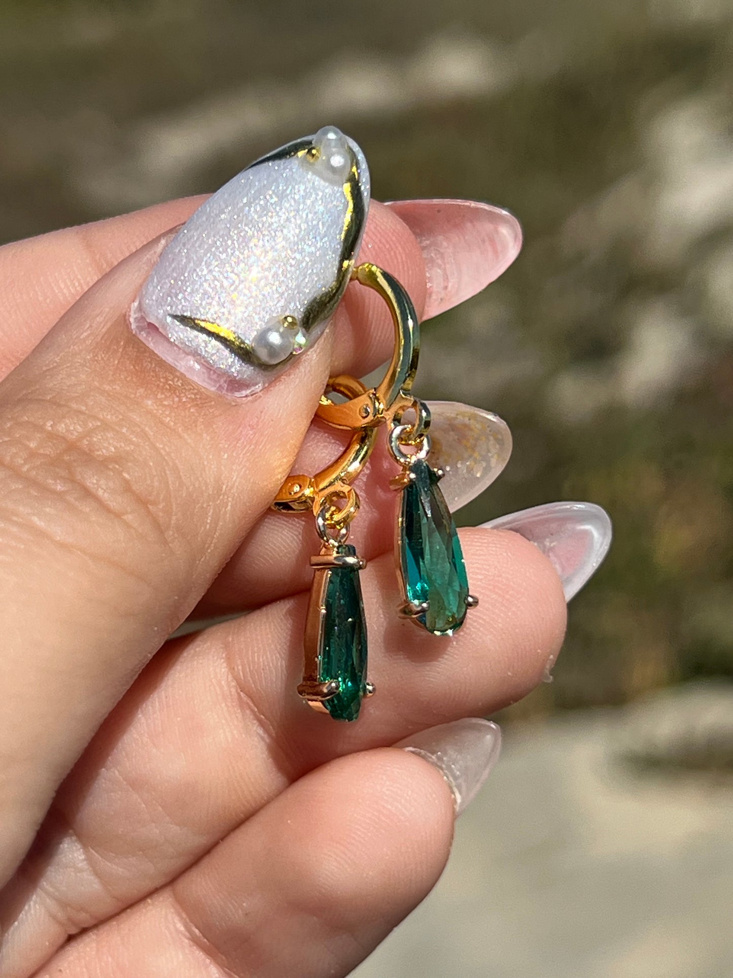 GLASS DROP EARRINGS