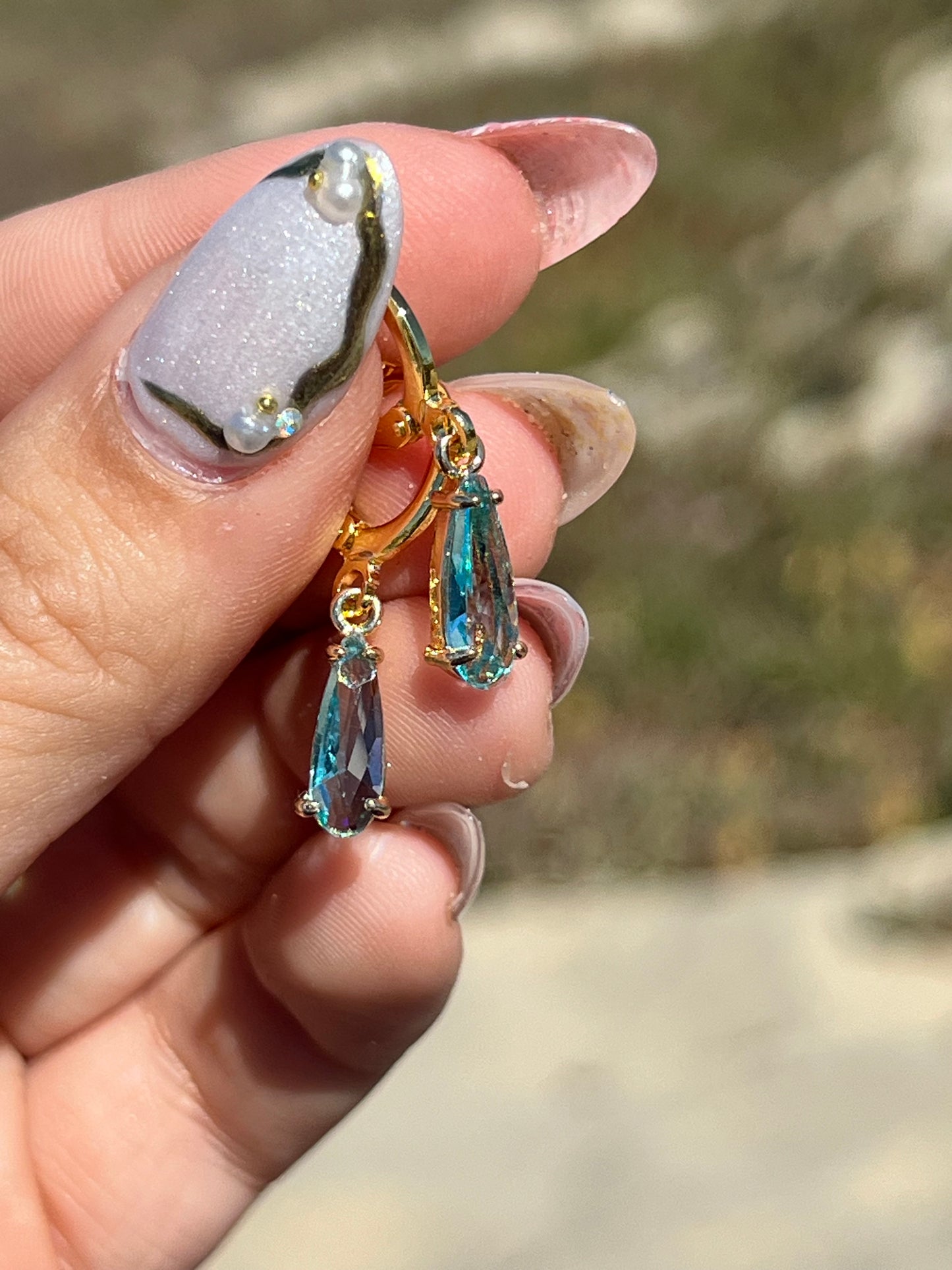 GLASS DROP EARRINGS